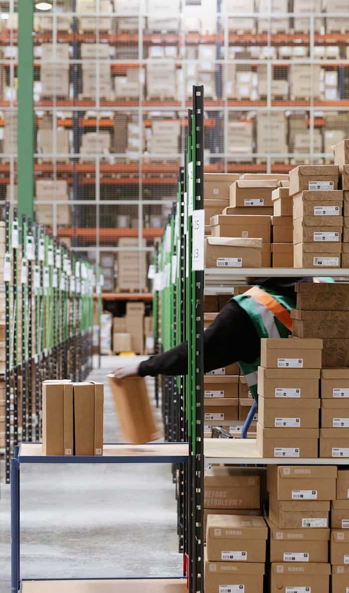 Veja warehouse worker